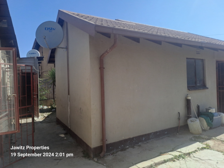 2 Bedroom Property for Sale in Rustenburg North North West